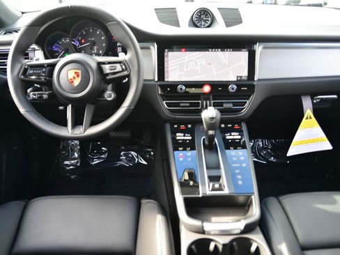 Certified 2026 Porsche Macan AWD/4WD image 16