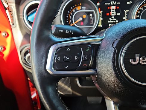 Used 2020 Jeep Wrangler Unlimited Sahara image 18