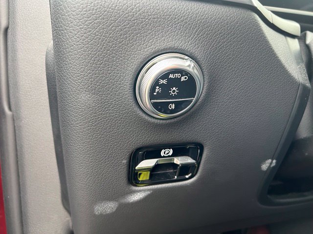 Used 2024 Mercedes-Benz GLC 300 4MATIC image 21
