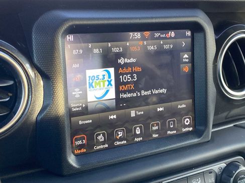 Used 2021 Jeep Wrangler Unlimited Sahara AWD/4WD image 27