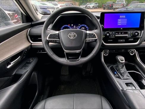 Used 2026 Toyota Grand Highlander Limited image 6
