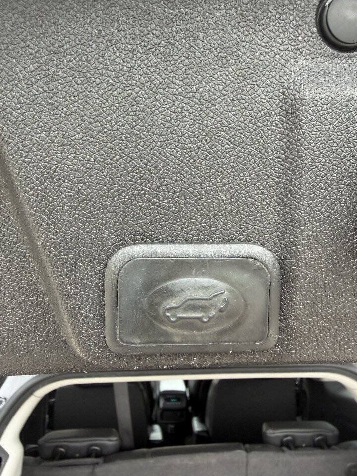 Used 2014 Chevrolet Traverse LT FWD image 11