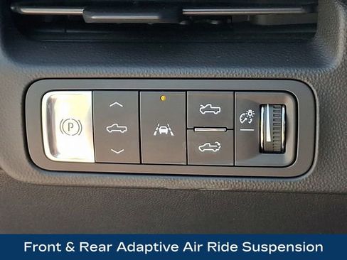 Used 2025 GMC Sierra EV Denali AWD/4WD image 9