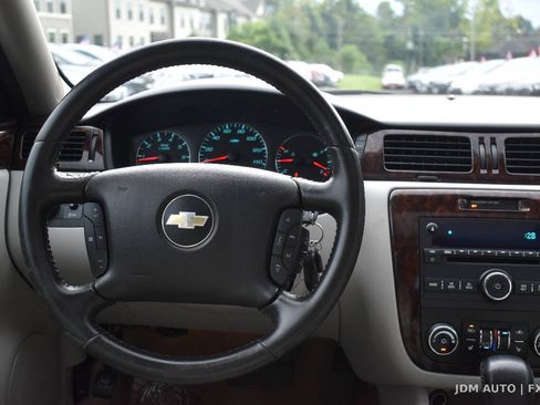 Used 2013 Chevrolet Impala LTZ FWD image 19