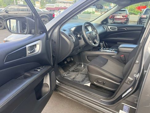 Used 2020 Nissan Pathfinder SV AWD/4WD image 15
