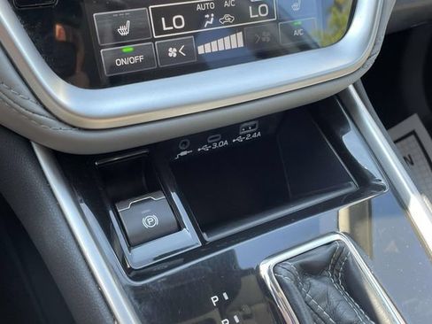 Used 2024 Subaru Outback Premium AWD/4WD image 32