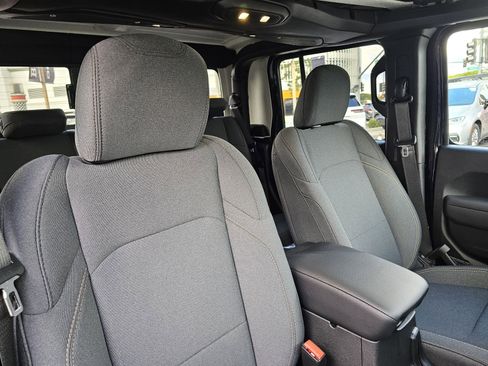 New 2026 Jeep Gladiator Sport image 26