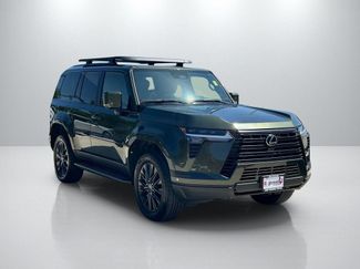 Used 2025 Lexus GX 550 w/ Accessory Package (2T) AWD/4WD video 3