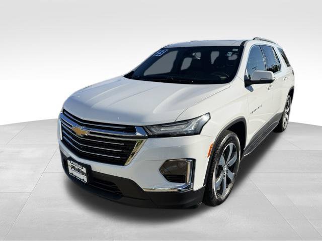 Used 2023 Chevrolet Traverse LT w/ LT Premium Package AWD/4WD image 3