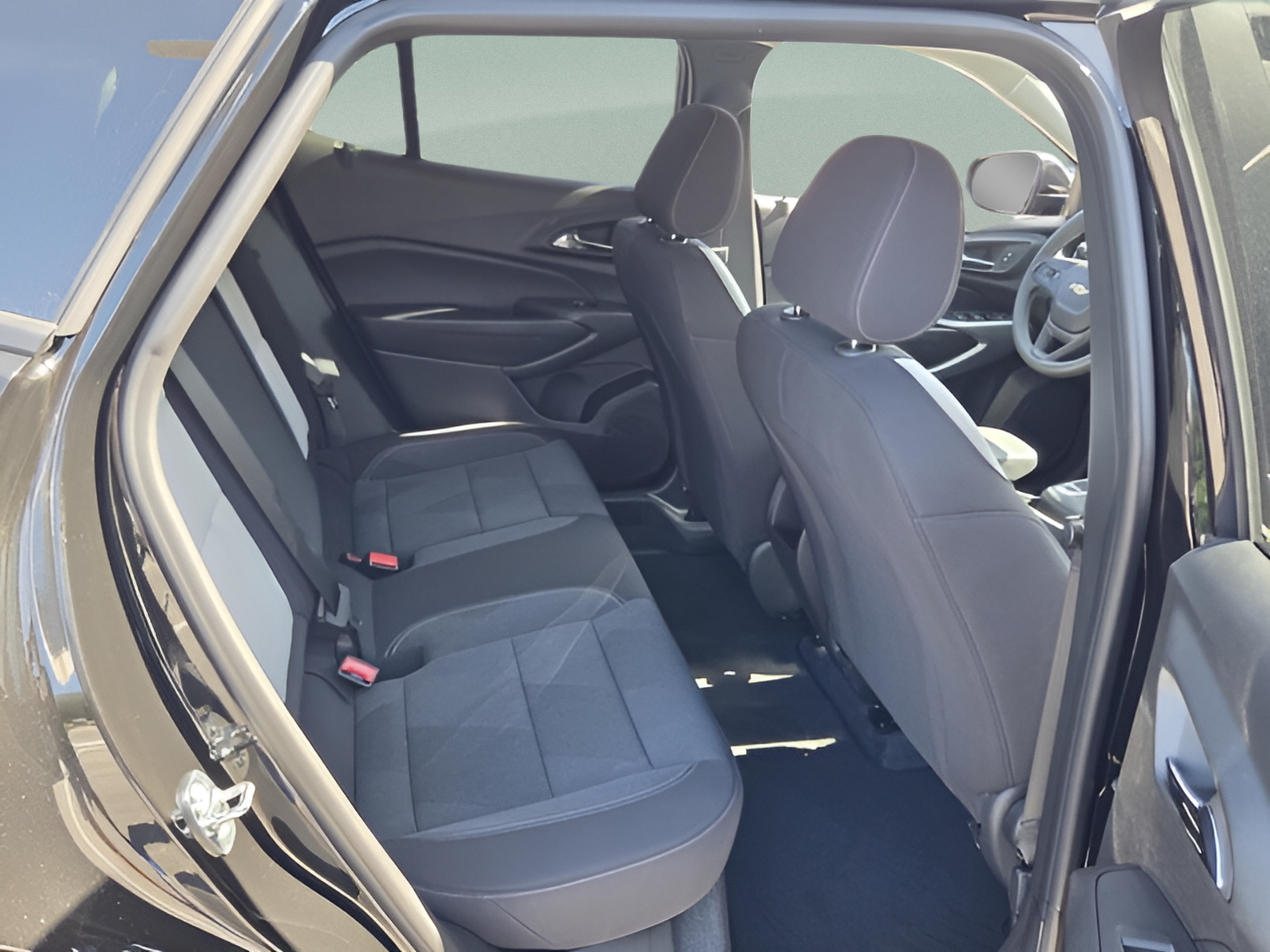 New 2026 Chevrolet Trax LS w/ LS Convenience Package FWD image 17