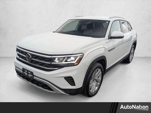 Used 2022 Volkswagen Atlas Cross Sport SE image 1