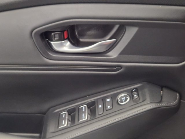 Used 2025 Honda Accord Sport image 28