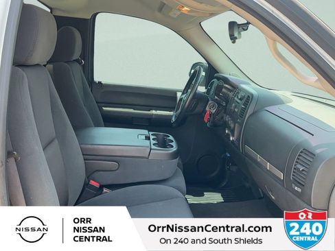 Used 2009 Chevrolet Silverado 1500 LT AWD/4WD image 11
