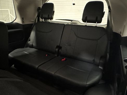 Used 2016 Lexus LX 570 4WD w/ Luxury Package image 28