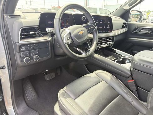 Used 2025 Chevrolet Tahoe Premier AWD/4WD image 24