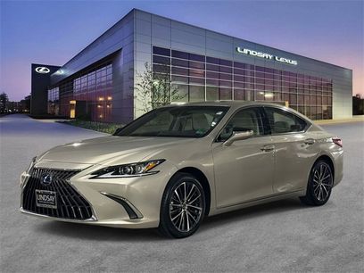Certified 2022 Lexus ES 300h w/ Premium Package