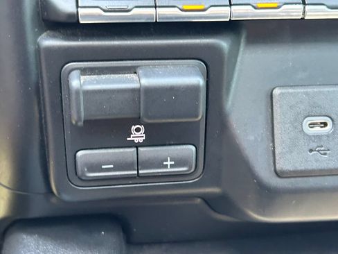 Used 2020 GMC Sierra 1500 AT4 w/ AT4 Premium Package AWD/4WD image 32