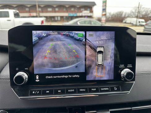 Used 2023 Mitsubishi Outlander SE image 18