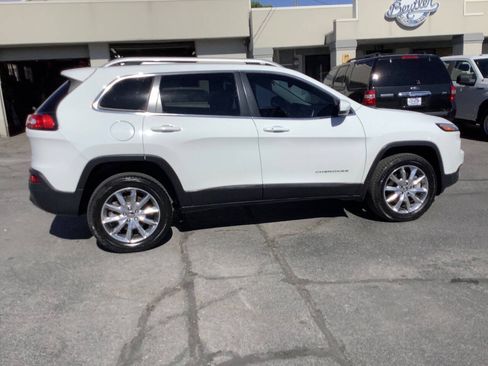 Used 2014 Jeep Cherokee Limited w/ Technology Group AWD/4WD image 16