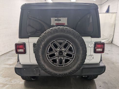 Certified 2026 Jeep Wrangler Sport AWD/4WD image 8