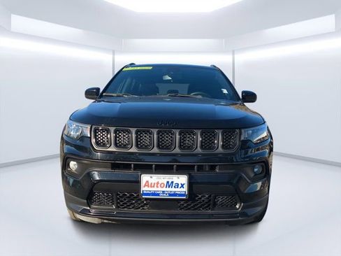 Used 2024 Jeep Compass Latitude image 8