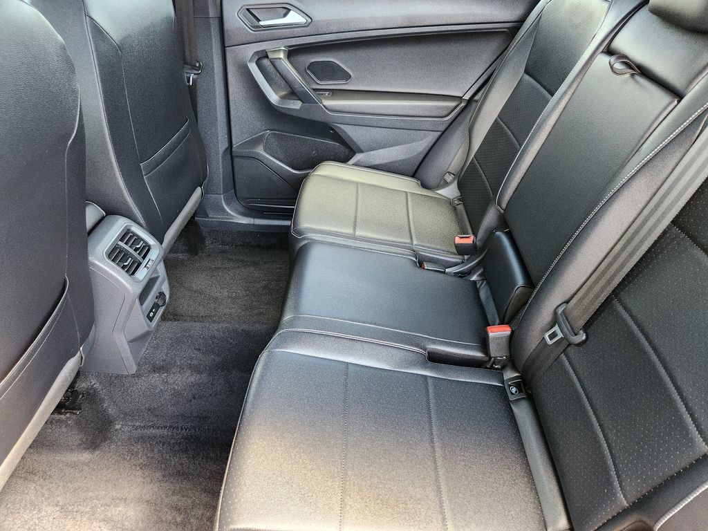 Used 2021 Volkswagen Tiguan SE R-Line AWD/4WD image 19