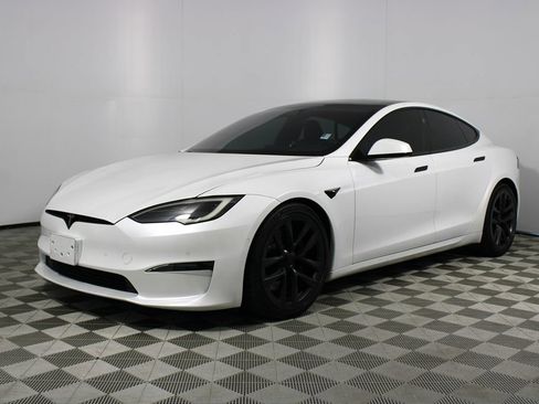 Used 2022 Tesla Model S Plaid image 3