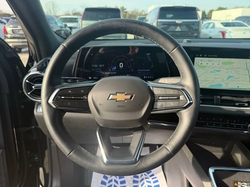 Used 2025 Chevrolet Equinox LT w/ Convenience Package II image 20