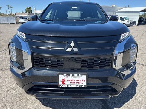 New 2026 Mitsubishi Outlander LE FWD image 2