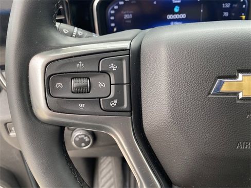 Used 2024 Chevrolet Silverado 1500 LT image 38