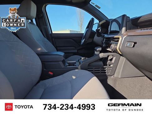 Used 2025 Toyota Tacoma SR5 image 15