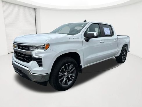 Used 2022 Chevrolet Silverado 1500 LT AWD/4WD image 1