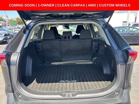 Used 2024 Toyota RAV4 LE AWD/4WD image 10