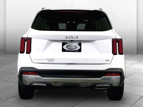 Certified 2024 Kia Sorento S image 3