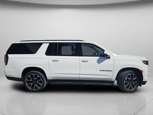 Used 2022 Chevrolet Suburban RST w/ Luxury Package image 24