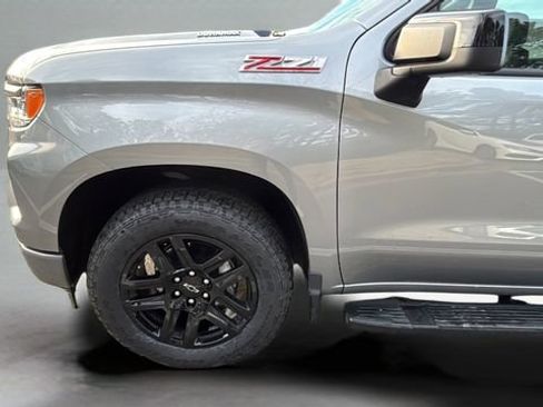 Used 2023 Chevrolet Silverado 1500 RST w/ Z71 Off-Road Package image 22