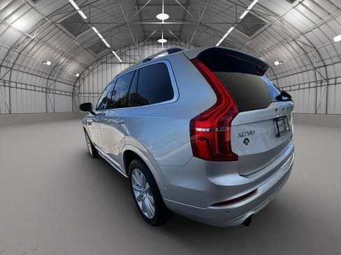 Used 2018 Volvo XC90 T5 Momentum w/ Convenience Package FWD image 5