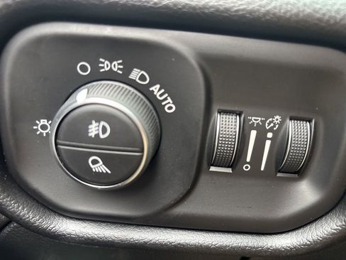 New 2026 RAM 2500 Laramie w/ Night Edition AWD/4WD image 20