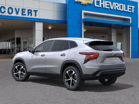 New 2026 Chevrolet Trax RS w/ Driver Confidence Package FWD image 3