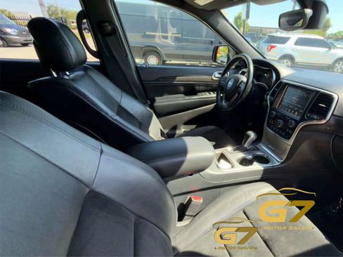 Used 2017 Jeep Grand Cherokee Altitude RWD image 14