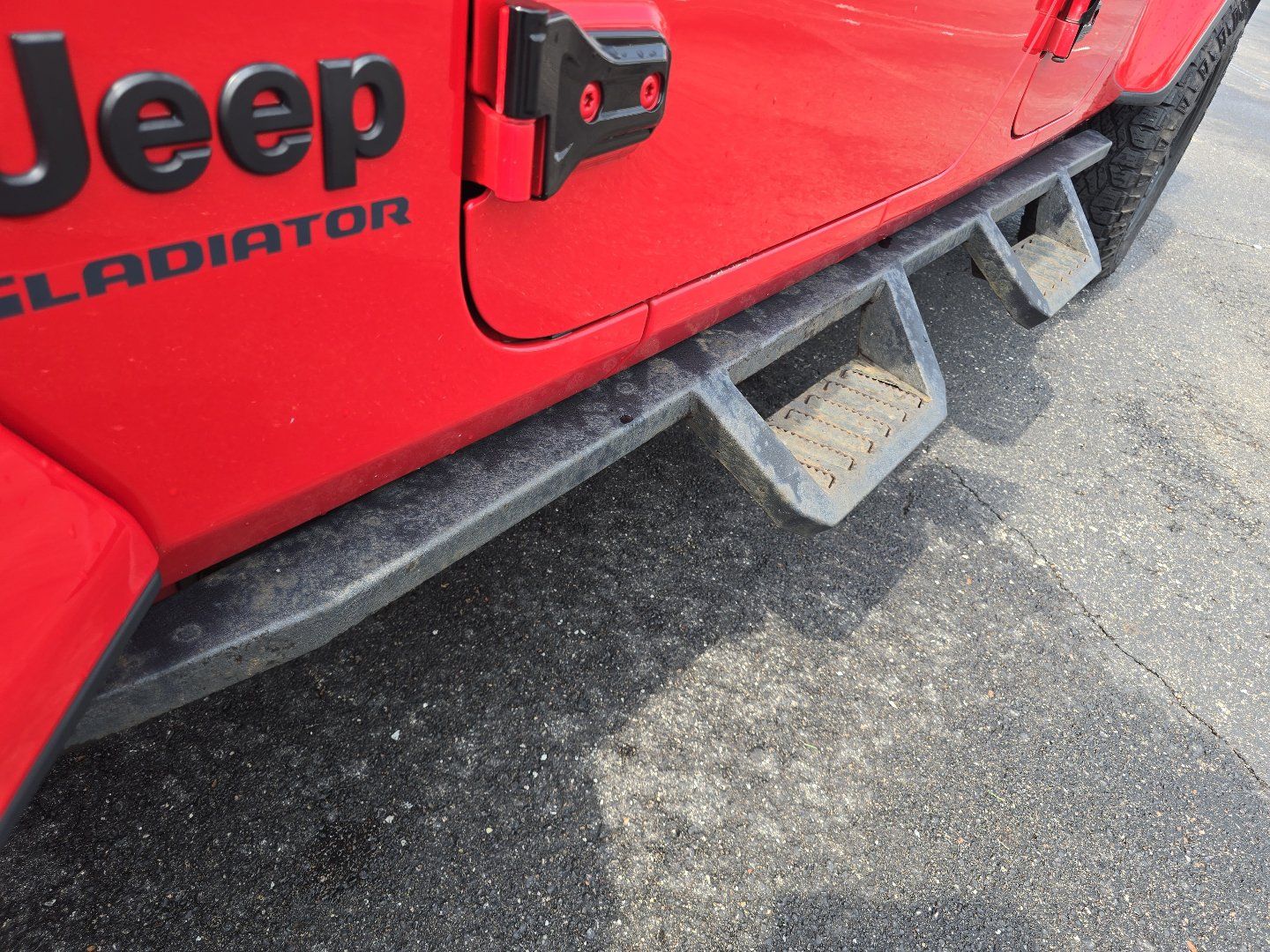 Used 2021 Jeep Gladiator Sport AWD/4WD image 14