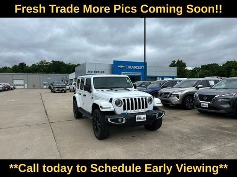 Used 2023 Jeep Wrangler Unlimited Sahara w/ Cold Weather Group AWD/4WD image 11