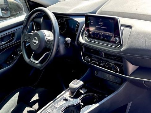 Used 2024 Nissan Rogue S FWD image 26