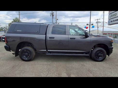 Used 2025 RAM 2500 Tradesman AWD/4WD image 9