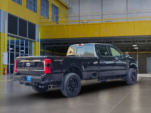 Used 2023 Ford F350 Lariat w/ Lariat Ultimate Package AWD/4WD image 7