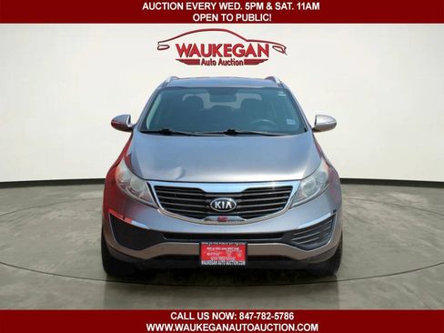 Used 2013 Kia Sportage LX w/ Convenience Pkg FWD image 2