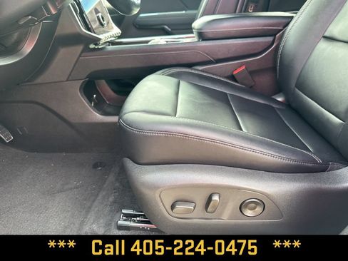 Used 2026 GMC Acadia Elevation w/ Elevation Premium Package FWD image 30