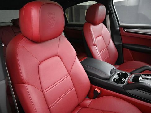 Certified 2023 Porsche Cayenne S image 32