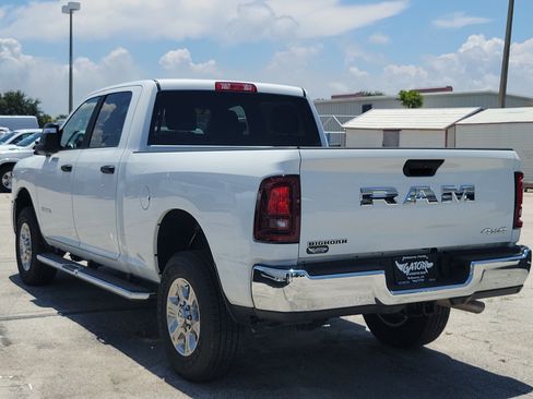 Used 2026 RAM 2500 Big Horn AWD/4WD image 3