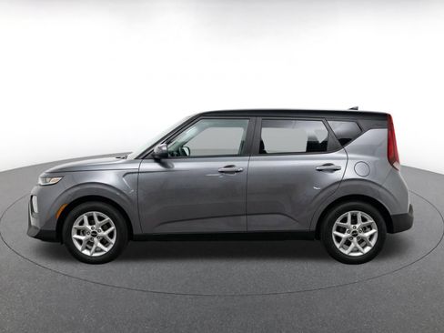 Used 2025 Kia Soul LX w/ LX Technology Package FWD image 4